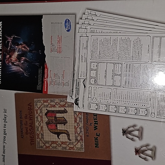 New Stranger Things Dungeons and Dragons Game - Picture 5 of 6